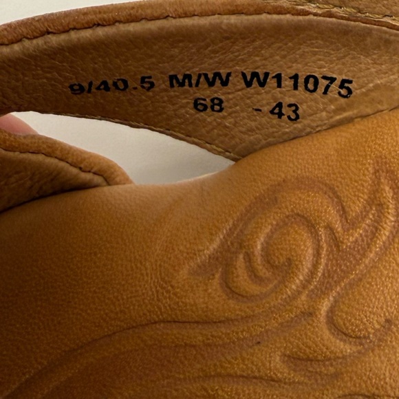 Born Tan Leather Mules with Interwoven Straps - Picture 4 of 5